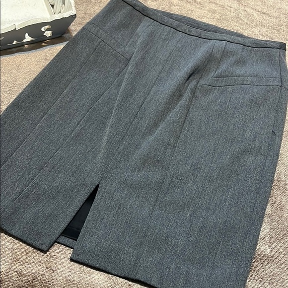 Express Gray Knee-Length Pencil Skirt - Size 2 - Picture 3 of 6